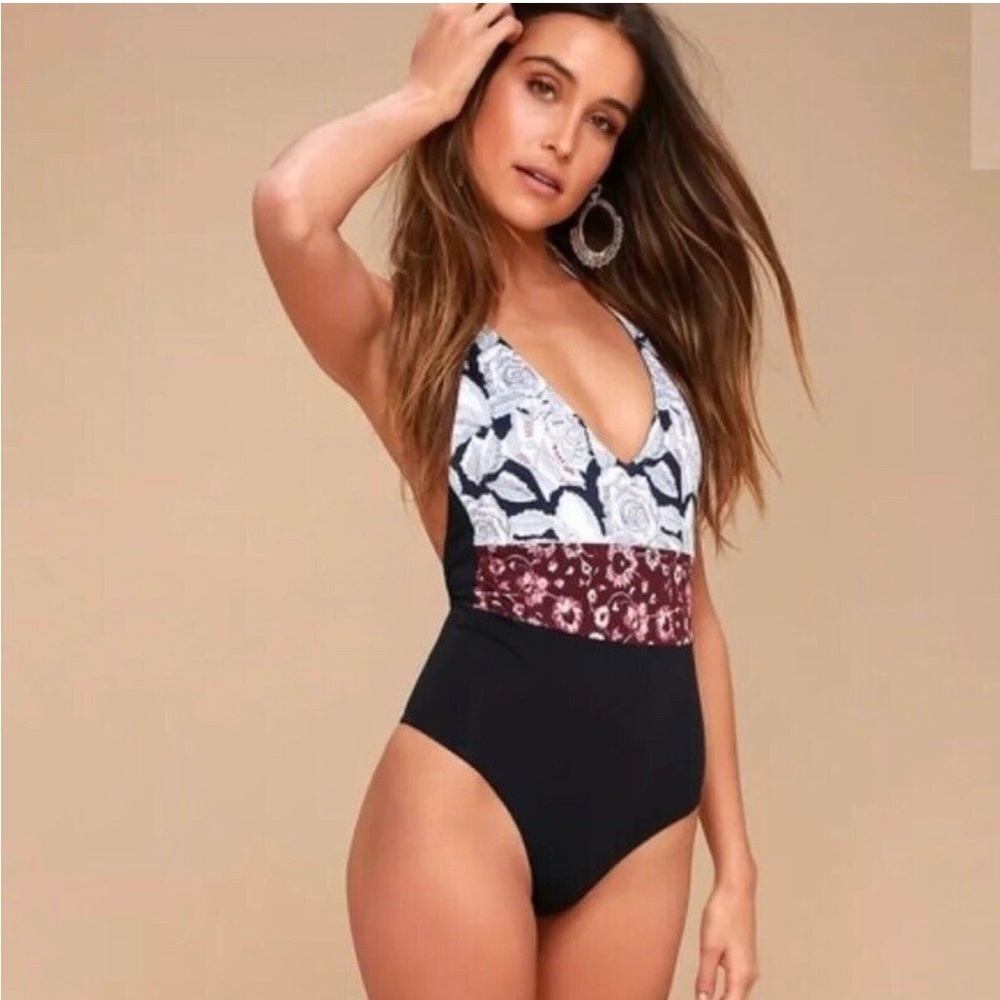 NWT TAVIK  CHASE FLORAL ONE PIECE SWIMSUIT
